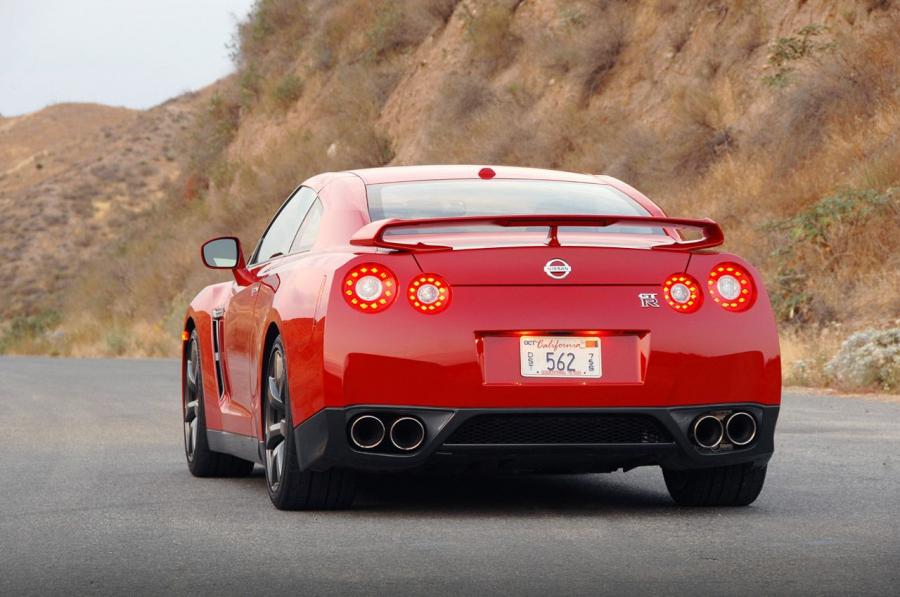  Nissan GT-R 2007 года  (фото 243 из 480)